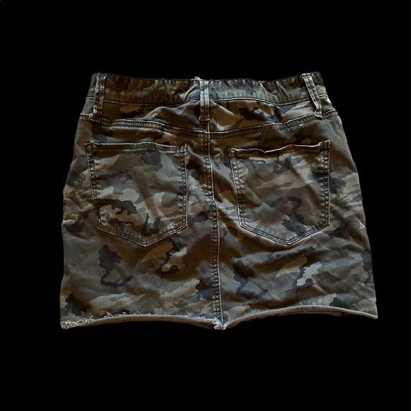 Mudd Camouflage FLX Stretch Mini Skirt - Picture 2 of 5